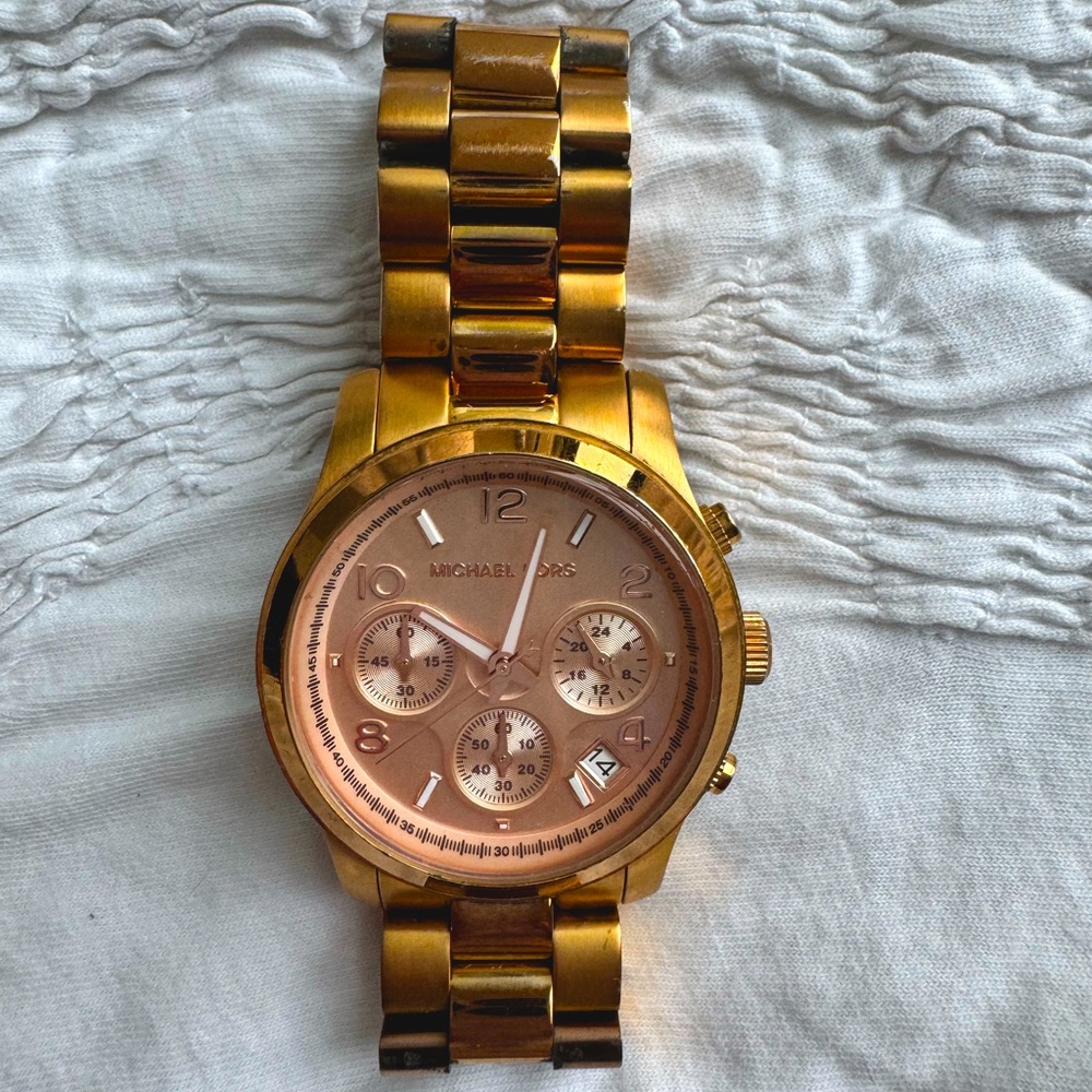 MICHAEL KORS rose gold watch